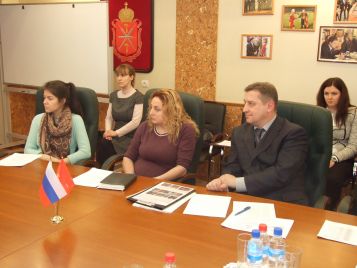 G. A. Ratnikova, adviser-tutor to the Tula region government, meets with representatives of charitable foundations and volunteer organizations